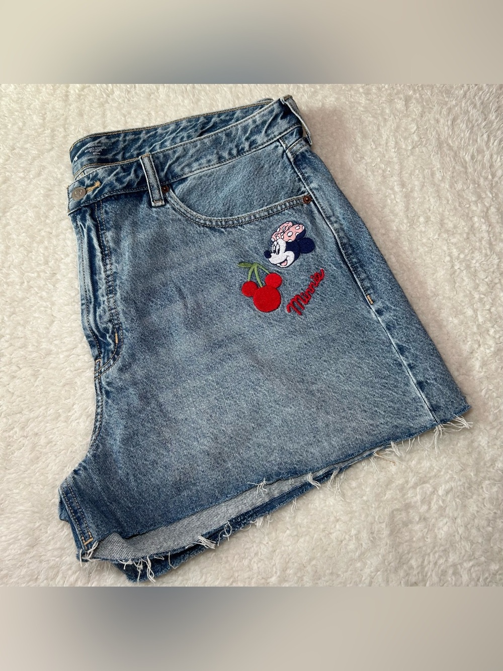 Old Navy X Disney High Rise Cut Off Jean Shorts Minnie Mouse 18